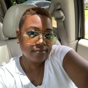 Meet your Posher, Kendra